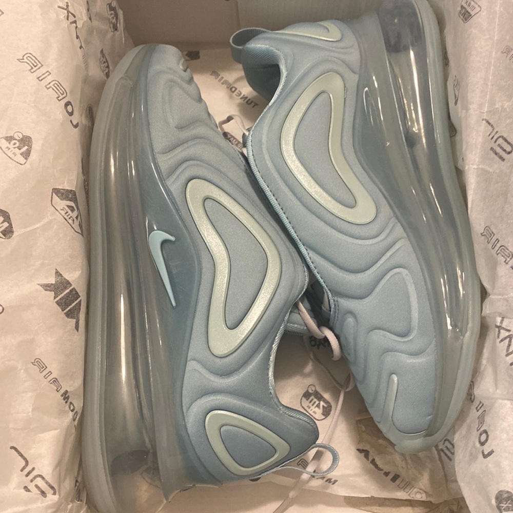 Used w air max 720 se